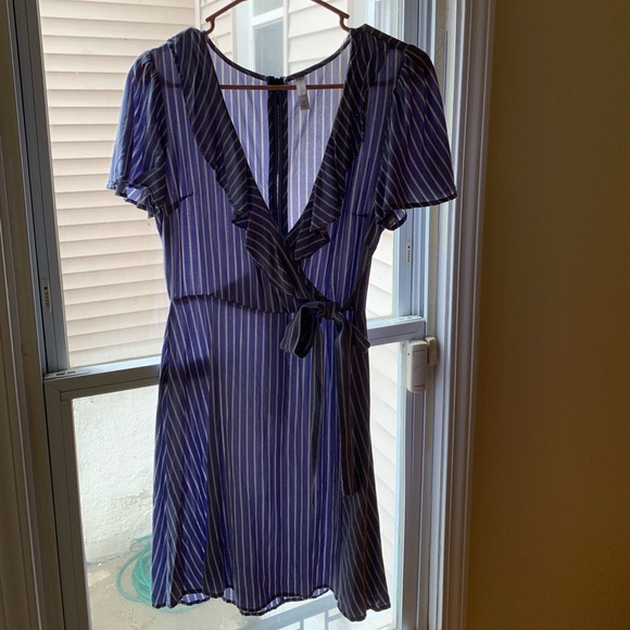 Beautiful Spring Boating Dress - Picture 2 of 7